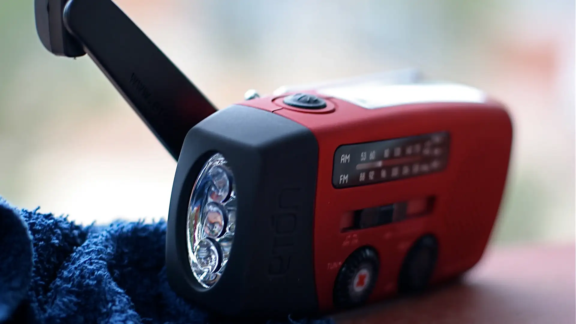 Consumentenbond waarschuwt voor gebrekkige functies in noodradio's